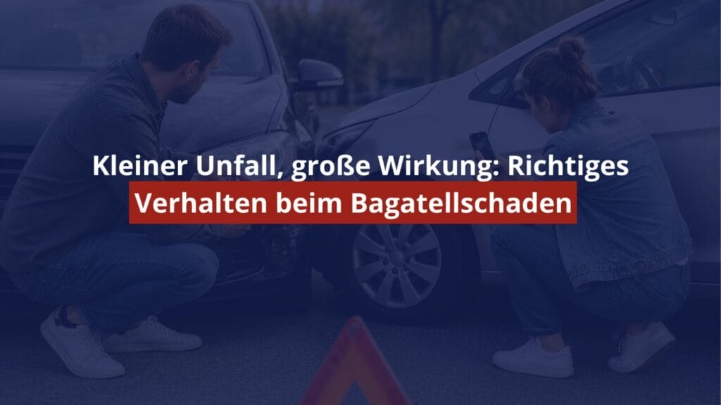 Zwei Personen begutachten Blechschaden nach Autounfall